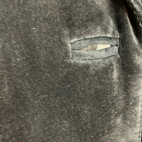 Large Danier suede leather classic black blazer. Quality staple piece. Canadian - Picture 16 of 17